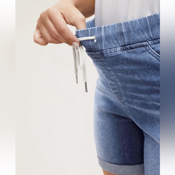 BloomChic Plus Size XL Distressed Drawstring Roll Hem Denim Shorts us16 - Picture 3 of 5